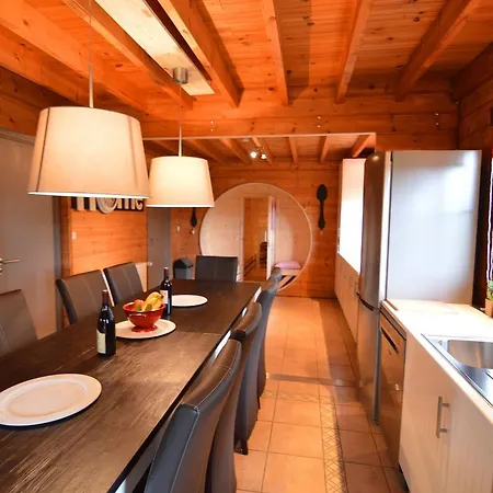 Modern Chalet With Sauna In Nea The Lake Alpesi faház